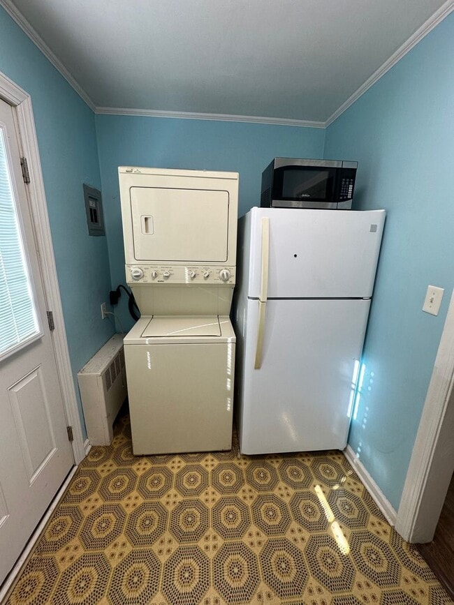 Building Photo - Burlington / Condo