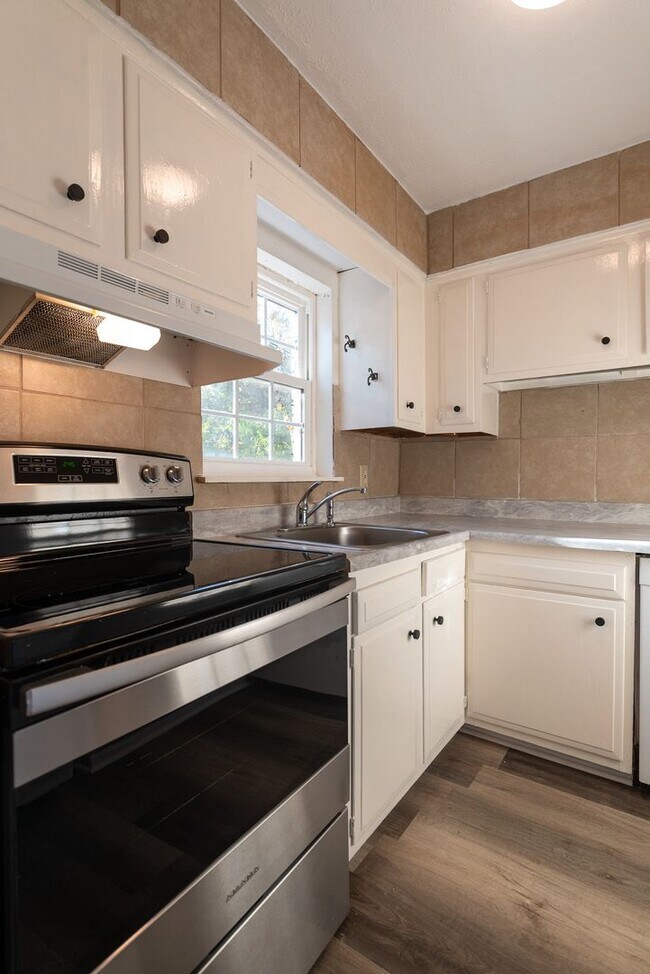 Building Photo - 2906 Brinkey Way