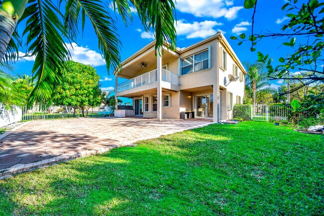Building Photo - 2324 Simonson Dr