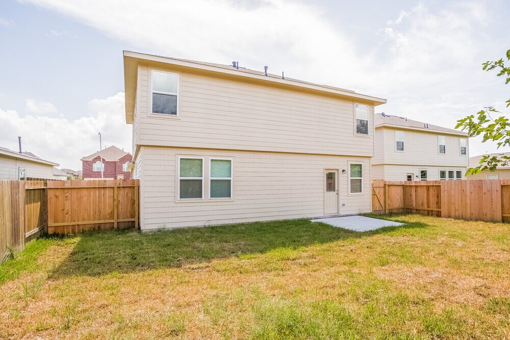 Building Photo - 15030 Silhouette Ridge Dr