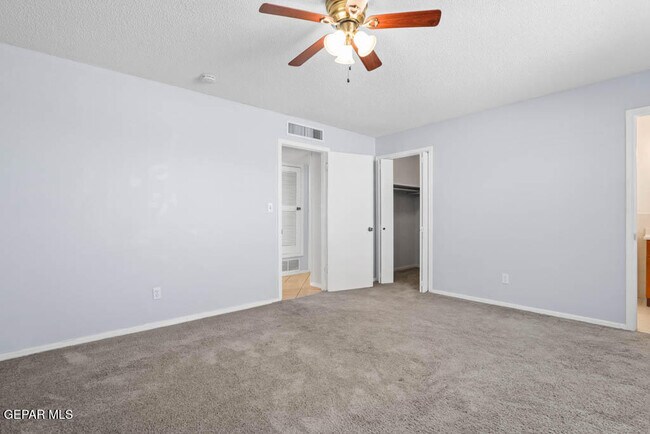 Building Photo - 10529 Texwood Ave