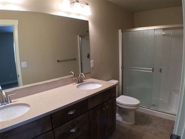 Building Photo - 3 Bedroom / 2.5 Bathroom Townhouse in McCa...