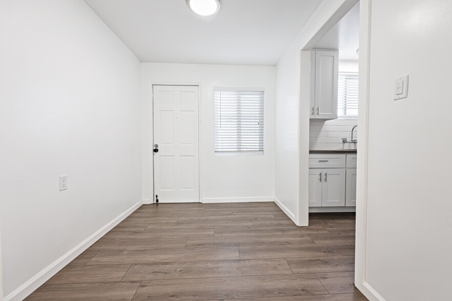 Dining Area - 278 Ash Ave