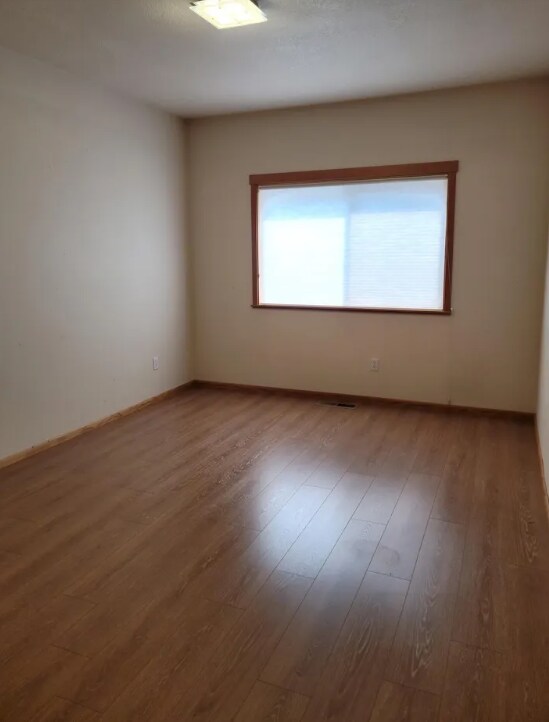 Building Photo - 610 Shadow Way