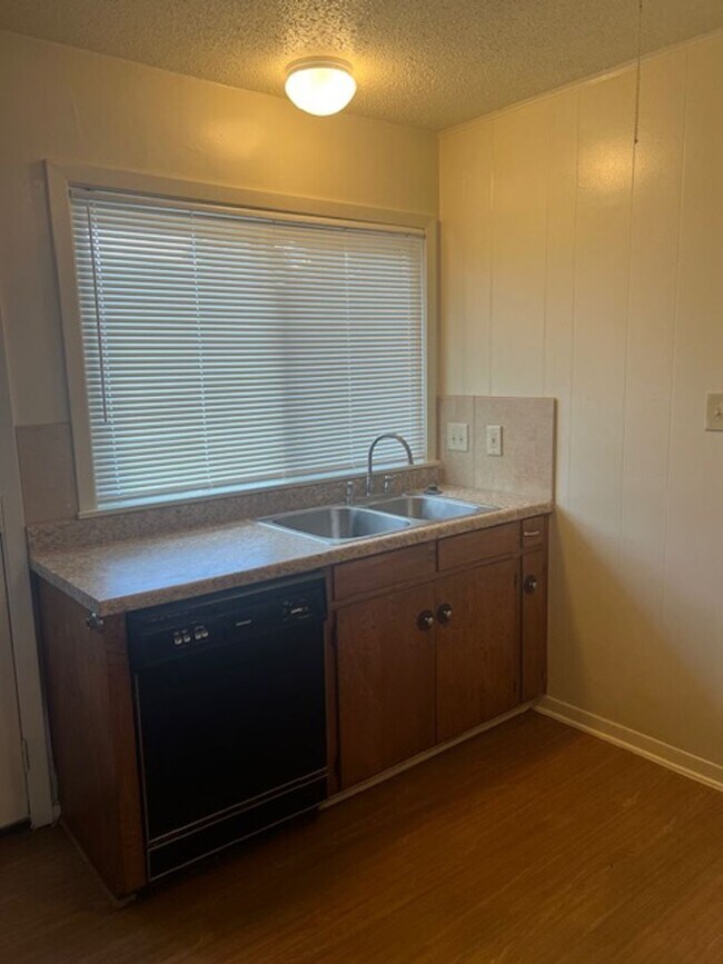 Building Photo - 2 bed 1 bath Duplex in Georgetown