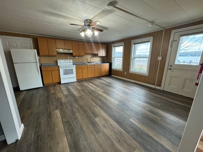 Building Photo - 26-28 Route 7 North, Unit 101