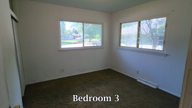 Building Photo - 4003 Latham St