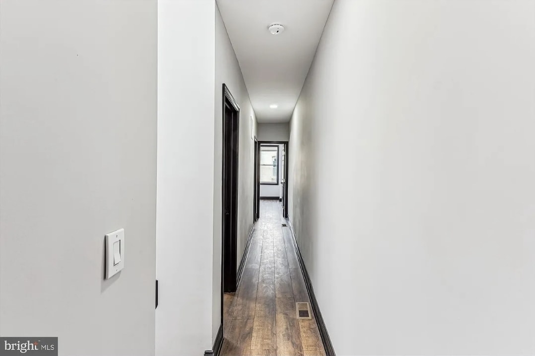 Building Photo - 1820 Walbrook Ave