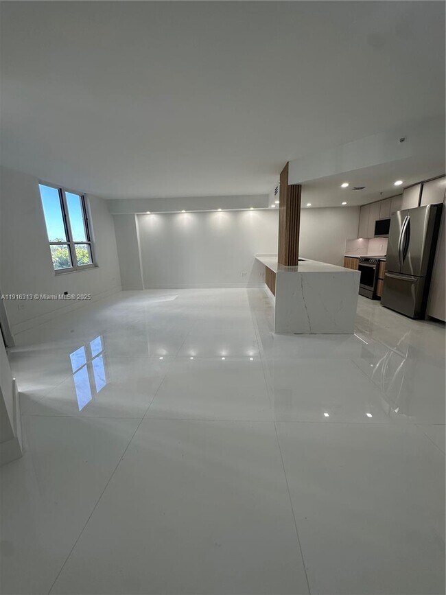 Primary Photo - 701 Brickell Key Blvd