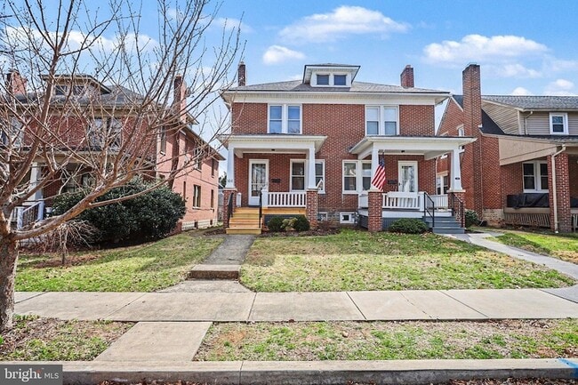 Building Photo - 144 Seminary Ave