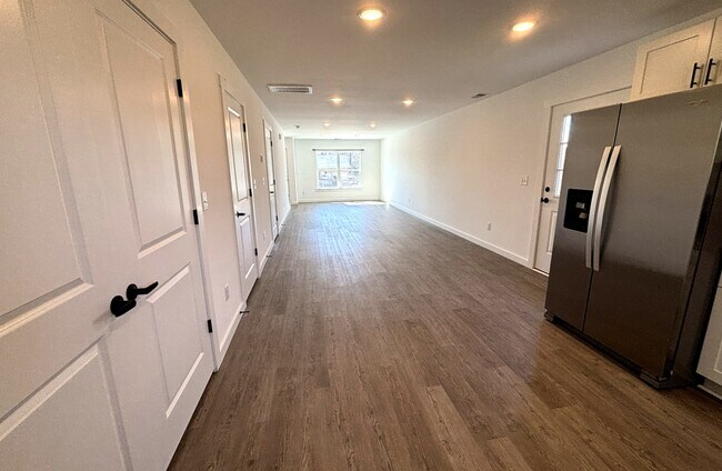Building Photo - 12 Catawba Ave