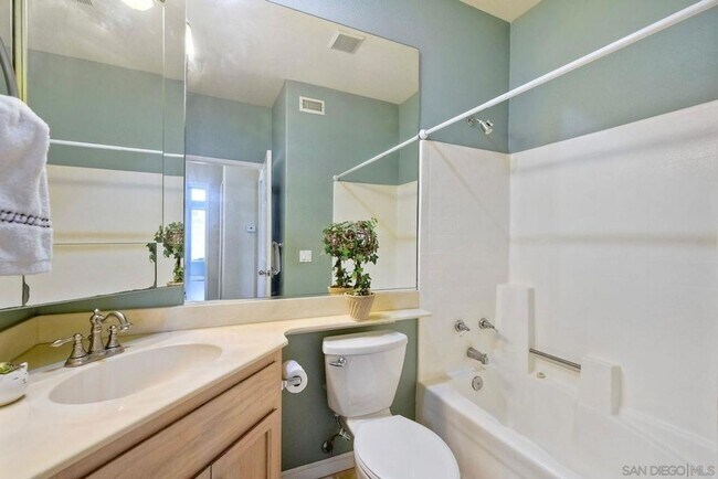 Building Photo - Beautiful 2 Bed, 2 Bath Sabre Springs Townhome with 1 Car Garage