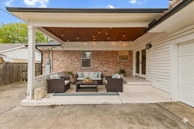 Building Photo - 10637 Lakemere Dr