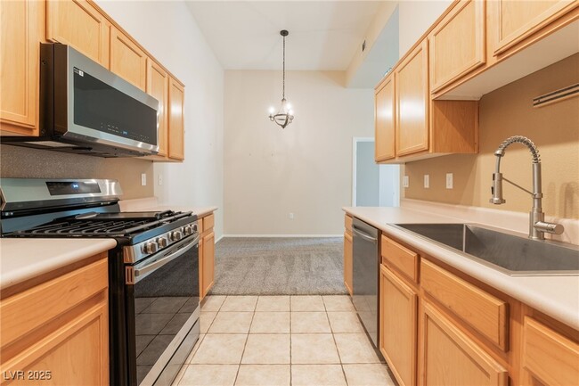 Building Photo - 3325 Cactus Shadow St