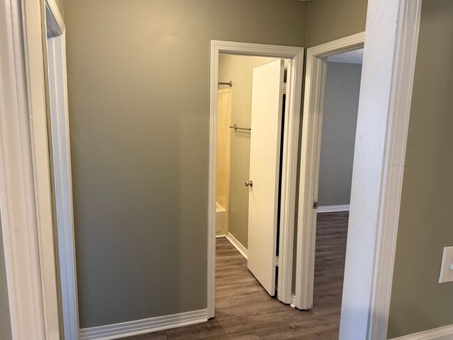 Building Photo - 3 bedroom/2 bath house in 047 Brandon!