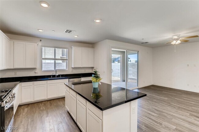 Building Photo - 1285 Jaya Peak Ct.