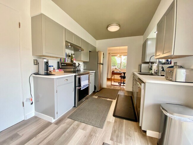 Building Photo - Charming Updated Home Across from Franklin Park and Hospital!