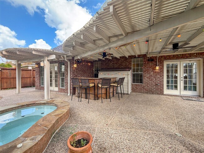 Building Photo - 1762 Lakeside Enclave Dr