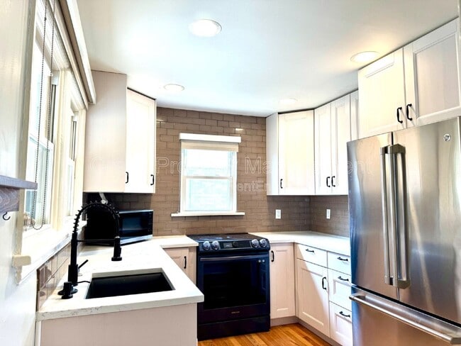 Building Photo - 2970 Locust St