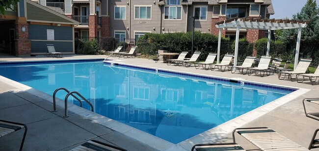 Building Photo - 2450 Windrow Dr