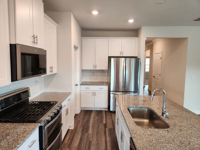 Building Photo - Charming 3-Bedroom, 2-Bathroom Single-Family Home in The Vineyards of Charlotte