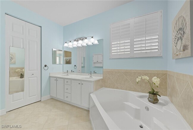 Building Photo - 28328 Hidden Lake Dr