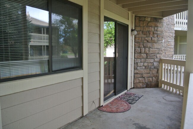 Building Photo - 1 Bedroom 1 Bath in Woodside Village