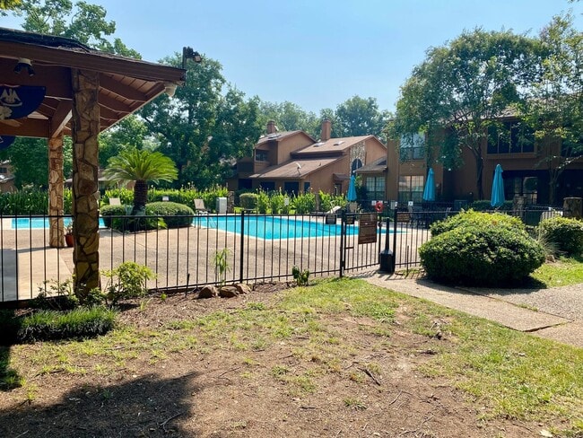 Building Photo - ** AVAILABLE NOW ** EASTWOOD ON THE BAYOU ...