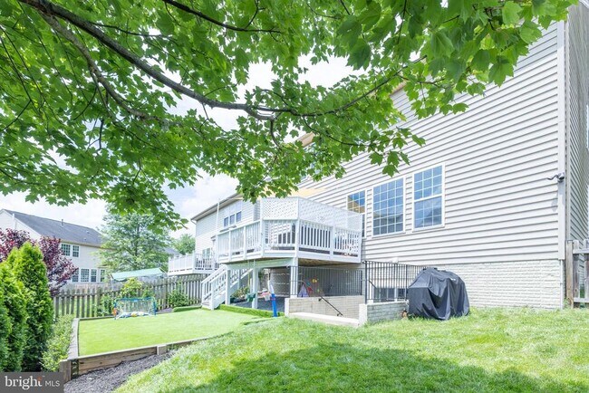 Building Photo - 8727 Raleigh Mews