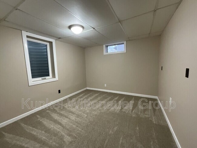 Building Photo - 801 W Nixon Dr