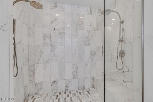 Building Photo - 65 Garibaldi Wy