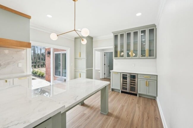 Building Photo - 1600 Spring Arbor Ct