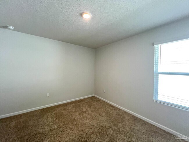 Building Photo - 5257 Peach Dr
