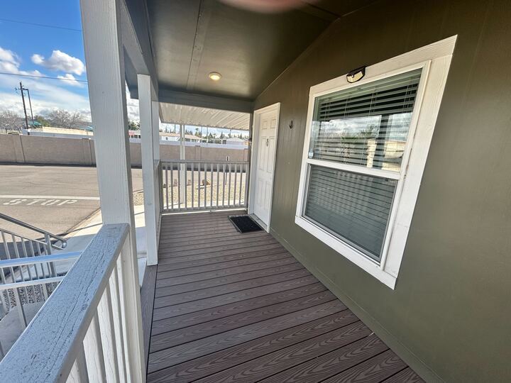 Building Photo - 530 S Alma School Rd