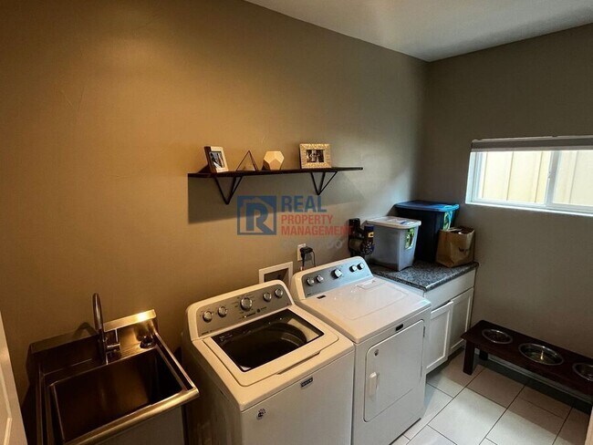 Building Photo - 2907 Photon Ct
