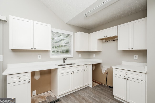 Building Photo - 4207 New Towne Dr