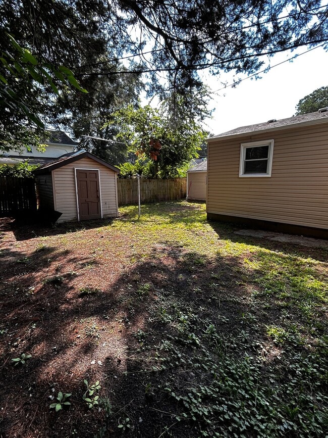 Building Photo - 511 W Little Creek Rd