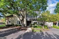 Building Photo - 915 Chanticleer