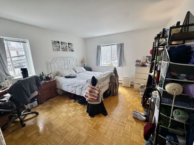 Building Photo - 2 Larose Pl