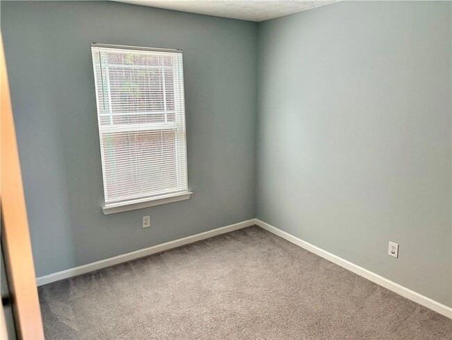 Building Photo - 6347 Ellenwood Dr