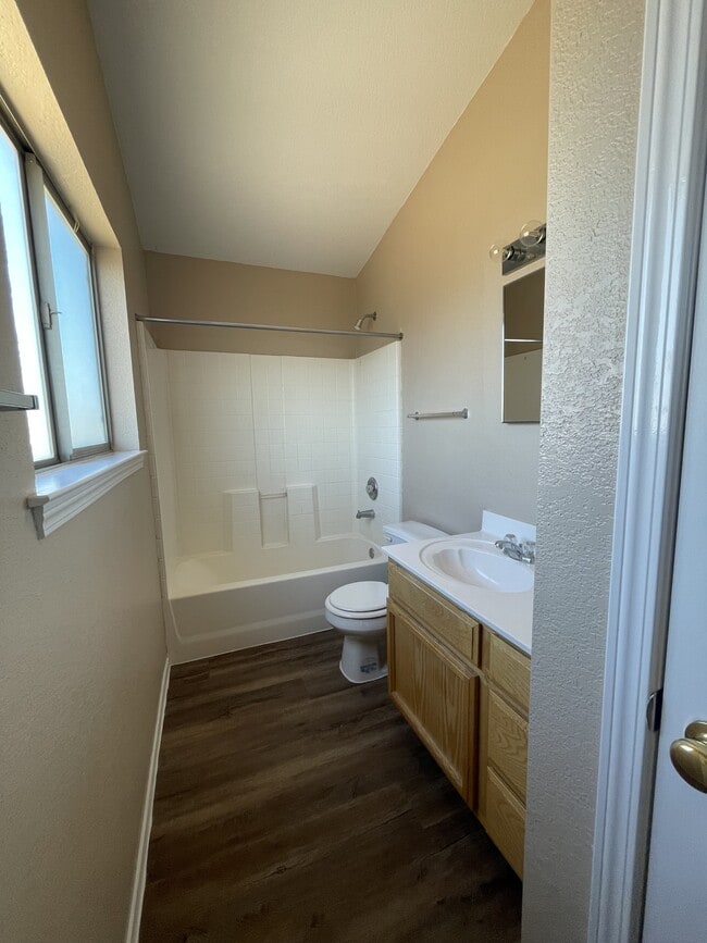 Building Photo - 3677 Tierra Alba Dr