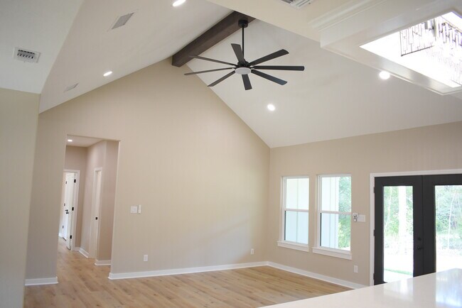 Building Photo - 2713 Sullivan Dr