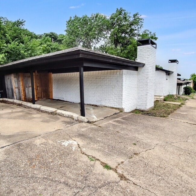 Building Photo - 5358 Wonder Dr