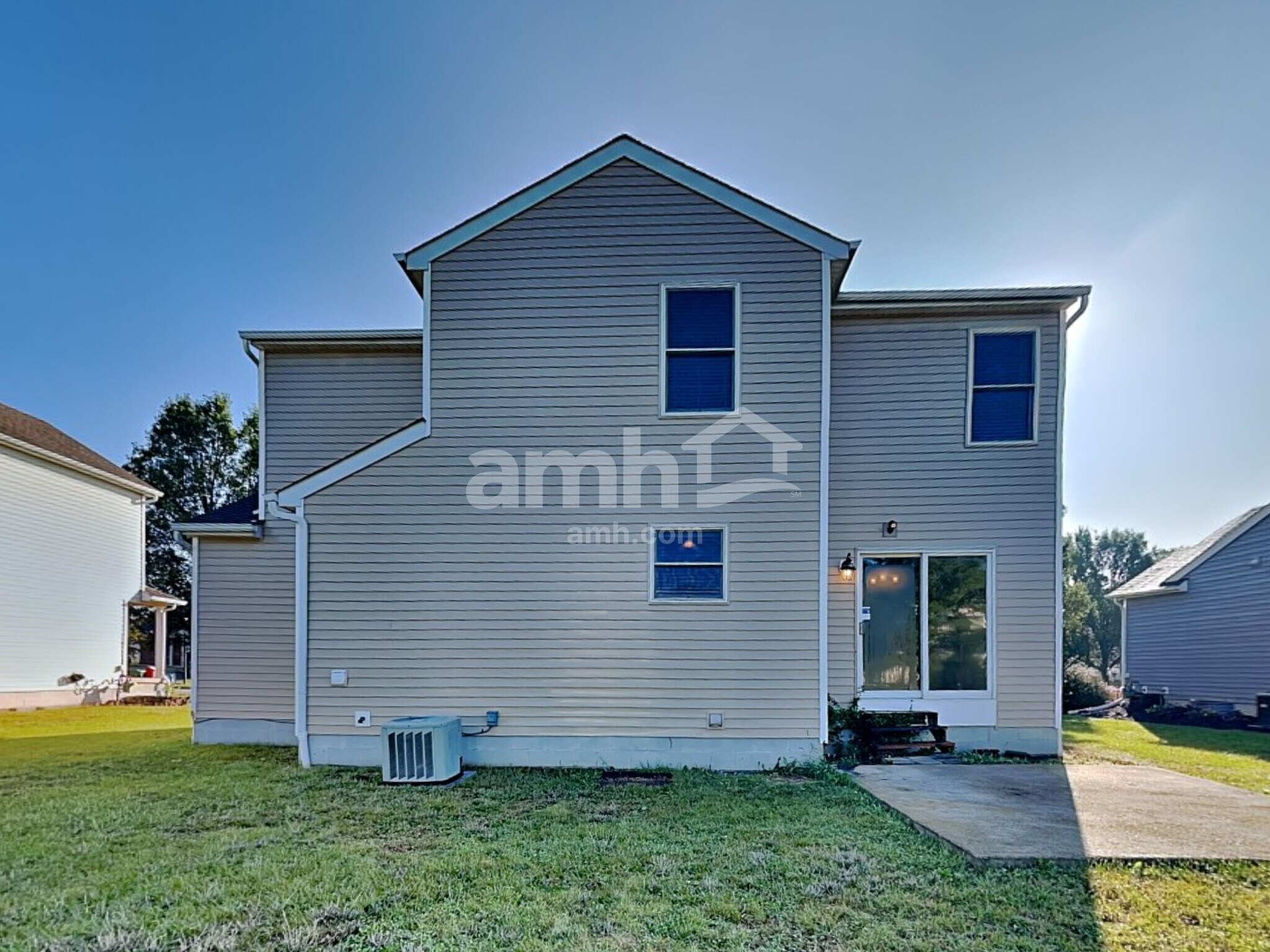 Building Photo - 2021 Belmont Dr