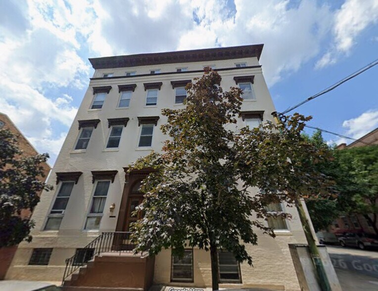 Building Photo - 810 St Paul St