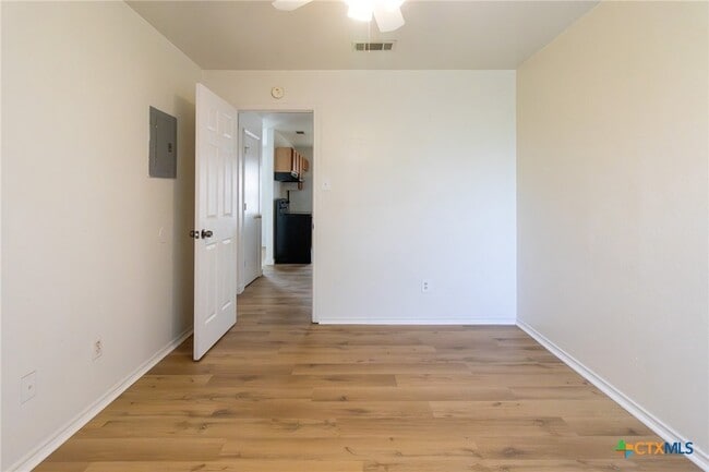 Building Photo - 1601 Benttree Dr