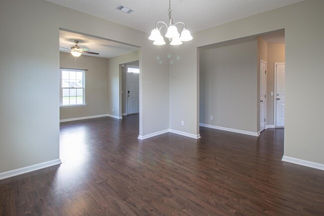Building Photo - 1303 Windrow Dr