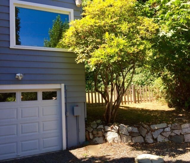 Building Photo - Charming Keyport home with Large Yard