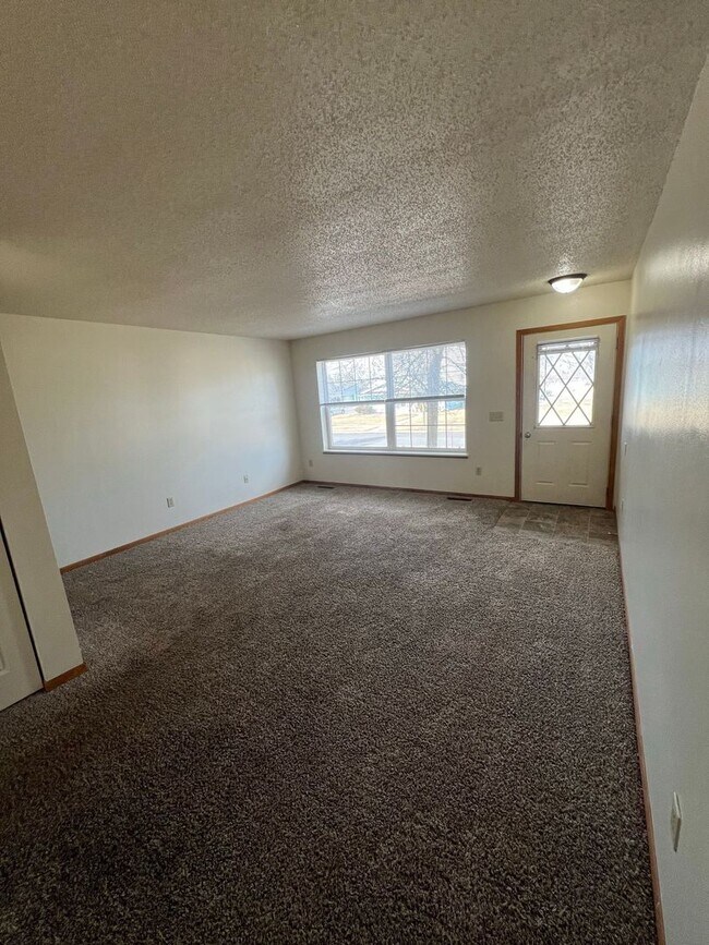 Building Photo - 2410-2412 Monique Ln