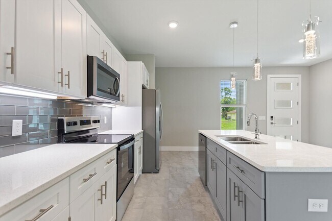 Building Photo - Deposit-Free! Modern, energy efficient hom...